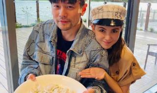 昆凌因买便秘药发现怀三胎